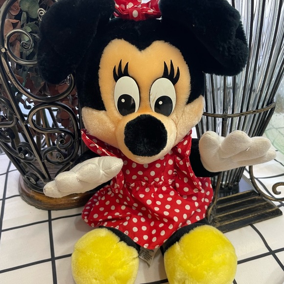 Vintage Walt Disney World MINNIE MOUSE Plush Stuffed Animal Toy - Picture 1 of 2